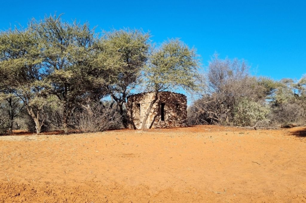 ow Hunting Hides at Loskop Farm | Silent, Ethical Archery in the Northern Cape